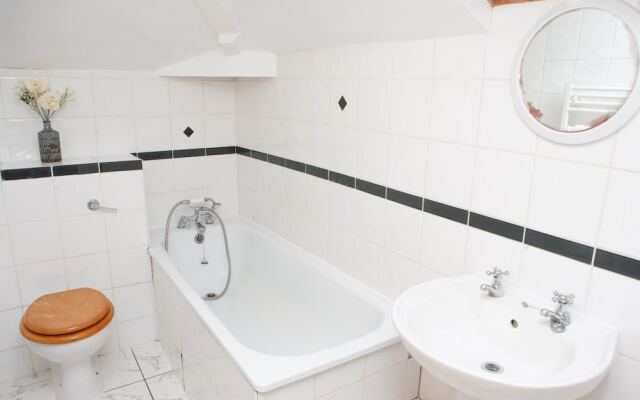 Cosy 1 Bedroom Near City Centre