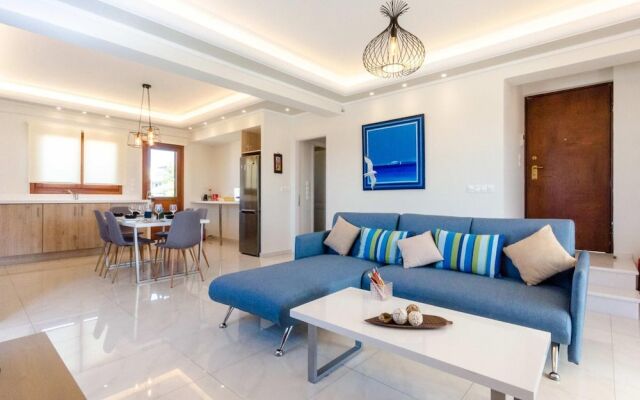 Leo - Unique Glyfada Apartment