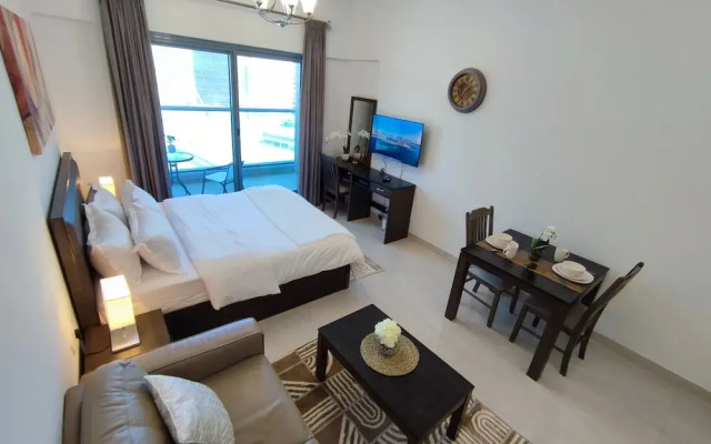 SuperHost - Elite Studio With Balcony Overlooking the Canal