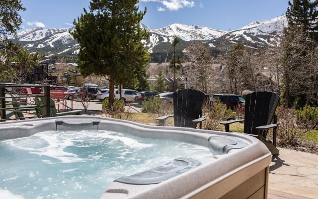 The Bogart House 5 Bedroom Home