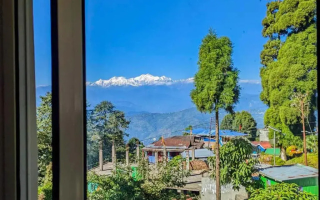 The Oak Retreat Lamahatta