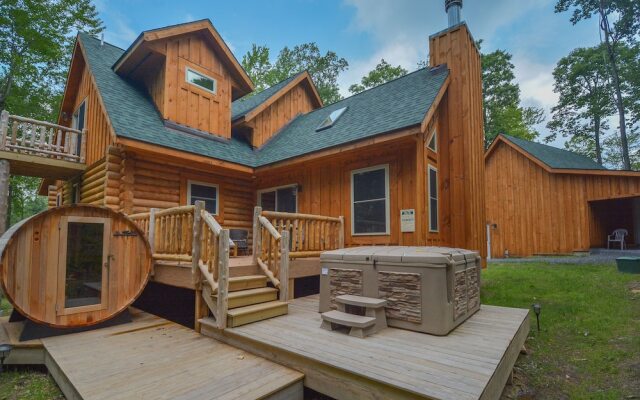 Big Log Lodge 4 Bedroom House