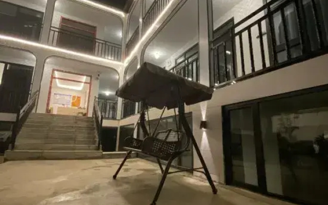 Yaxin Meina | Serene Courtyard Boutique Stay (Nalati Scenic Area)