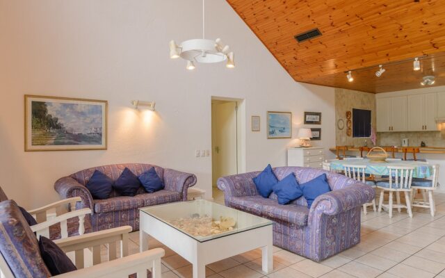 San Lameer Villa Rentals 10312