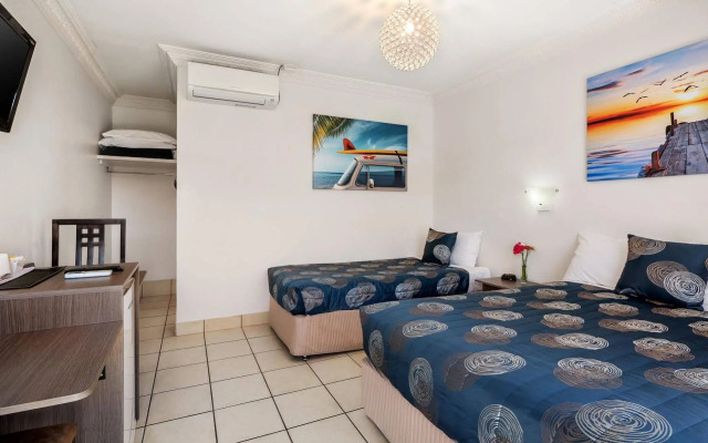 Bilinga Beach Motel