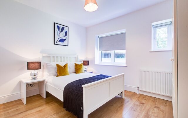 Hybrid Resi - New Malden