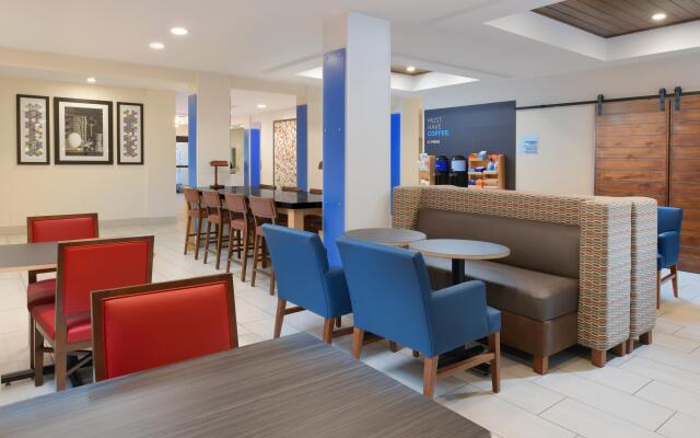 Holiday Inn Express Hotel & Suites Camden, an IHG Hotel