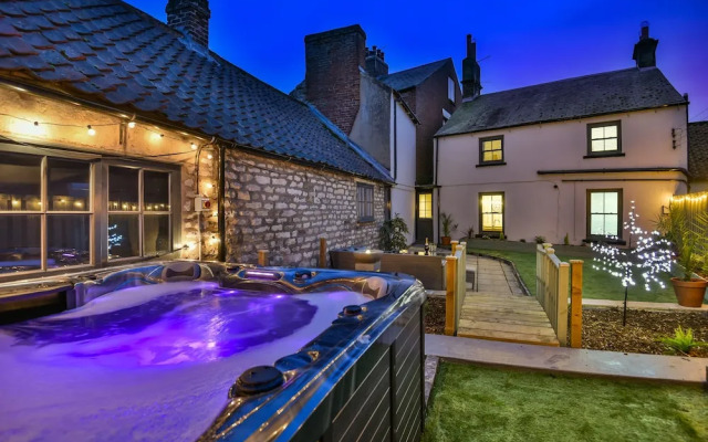 Private Garden Rooftop Terrace With hot tub