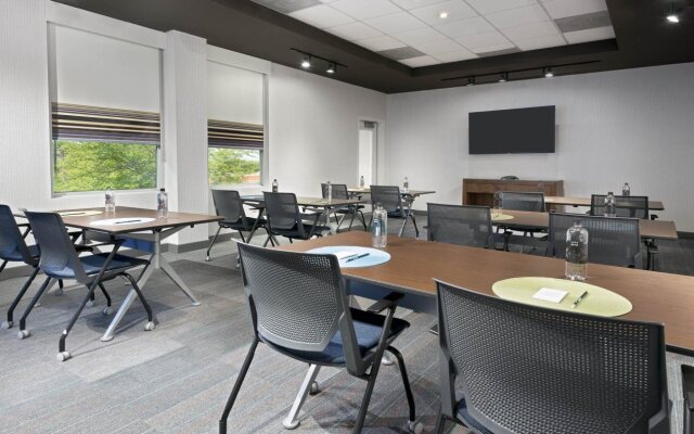 Aloft Jacksonville Airport