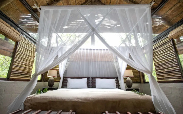 Royal Thonga Safari Lodge