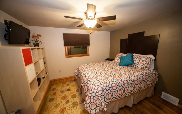 Log Cabin Lodge & Suites