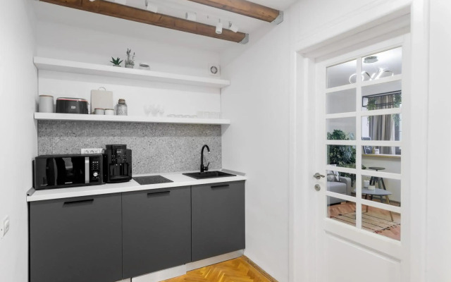 Royal Palace by CityLife Suites