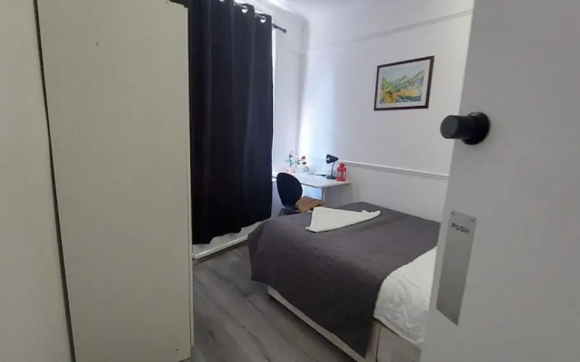 Private Rooms for 7 People With Bathroom