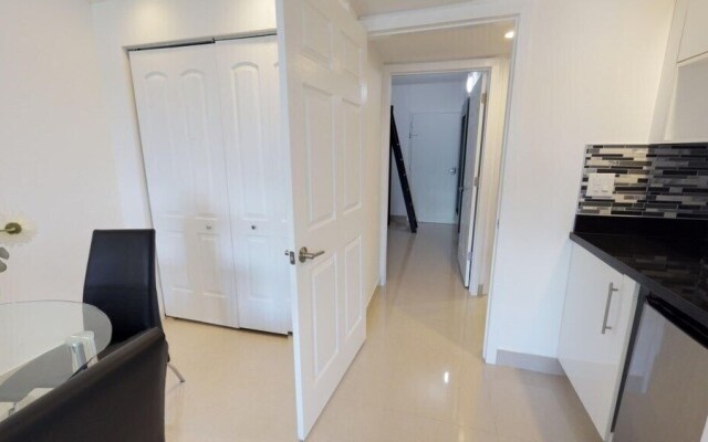 Premium 2 Bedroom + Den Apartment Or201
