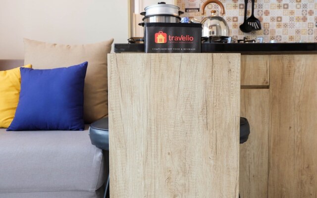 Modern and Bright 2BR Green Pramuka Apartment