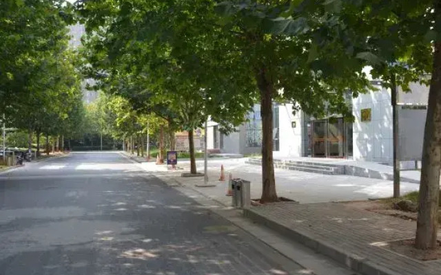 Zhengzhou Zihu Guanlan Fashion Hotel