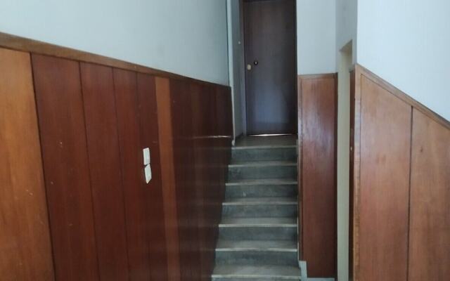 Stay central Athenian flat
