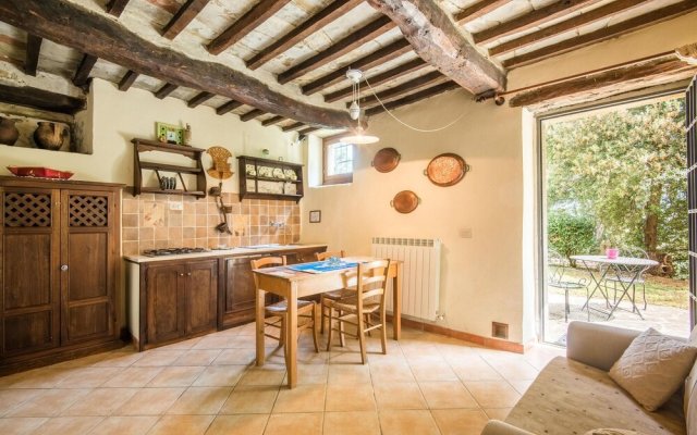 Stunning Home in Capolona With 9 Bedrooms, Wifi and Outdoor Swimming Pool