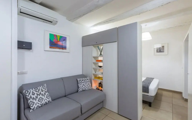 Appartamento moderno nel centro di Chiaia