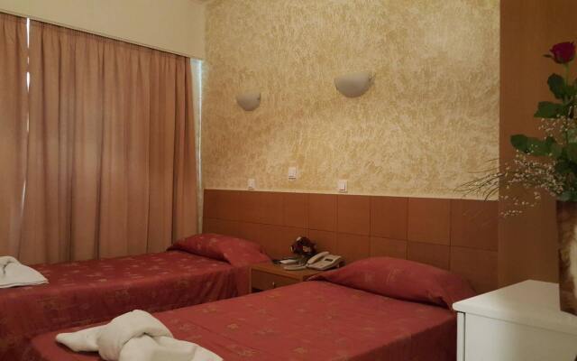 Aristoteles Hotel