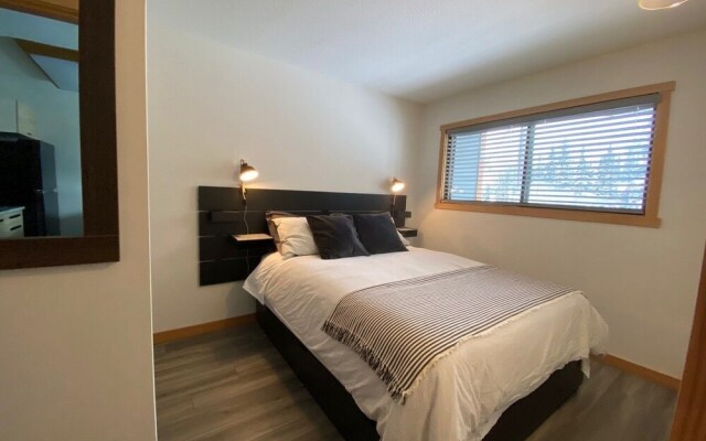 Olympians Ski Retreat 1 Bedroom Condo by Redawning