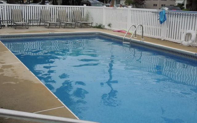 Pelican Point Motel