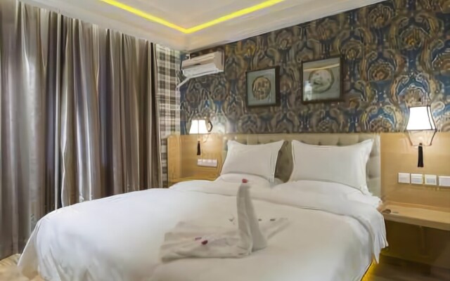 Chinese National Colors Hotel