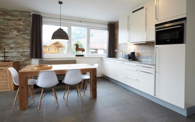 Modern Apartment Near Ski Area in Zell Em See