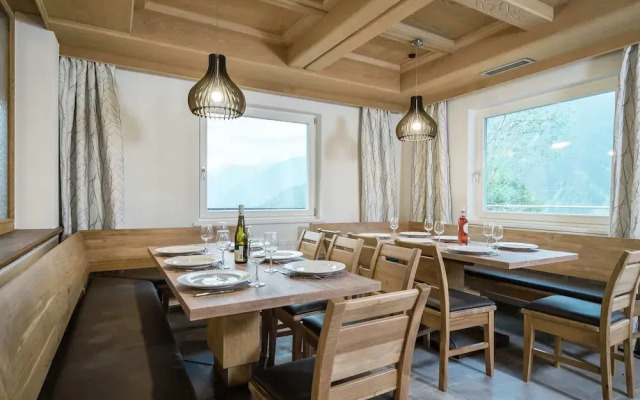 Large Luxury Chalet near Ski Area Zillerarena Königsleiten