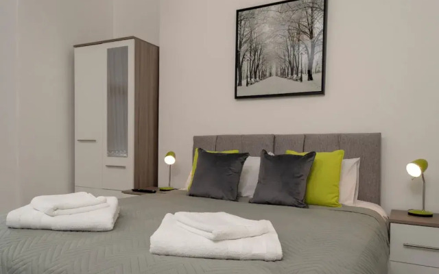 3-bedroom Apartment by Eden Project - Free Parking