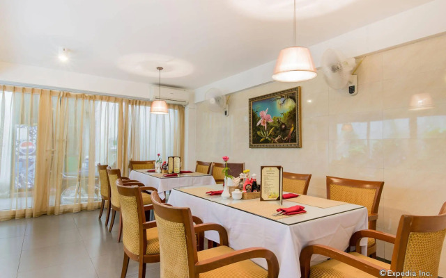 Golden Sunshine Villa Hotel and Travel