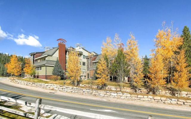 2 Bedroom Shuttle-In/Shuttle-Out Village View Hot Tub-Common