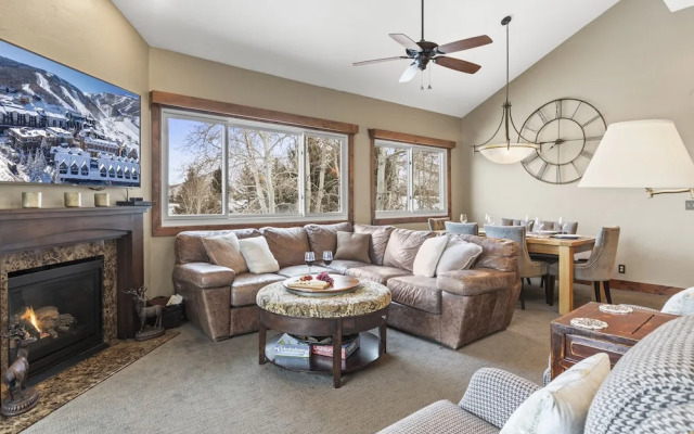 Snow Flower 123 3 Bedroom Condo