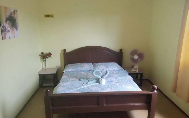 Hotel Sisters Inn  Moalboal
