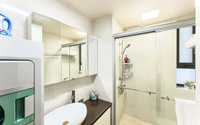 Tyms 2BR 2BA Apt Near MetroCity Line 1 9