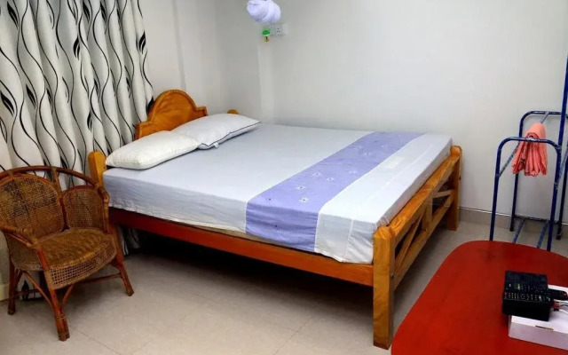 Gandhi Guest House & White Palace