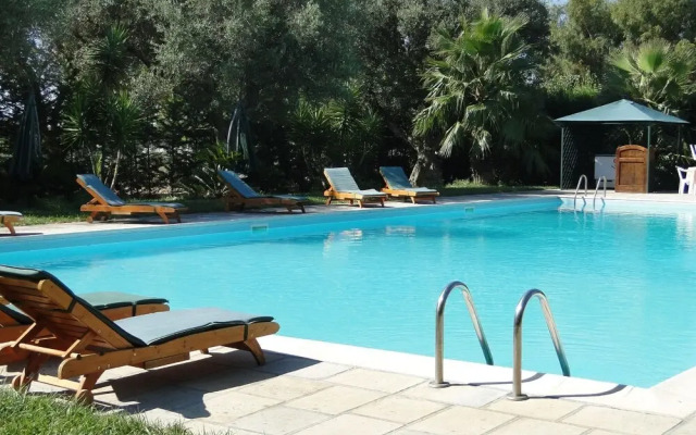 Secluded Holiday Home in Matino With Swimming Pool