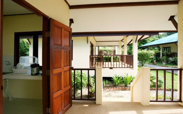 Three Trees Samui Resort - Sarocha Villa