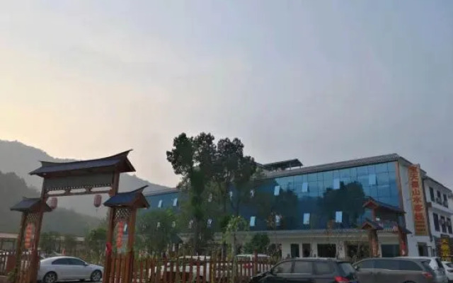 Baotianman Shanshui Inn