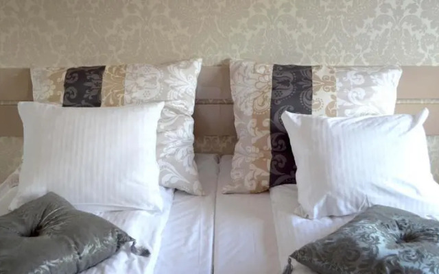 INApartments Riverside