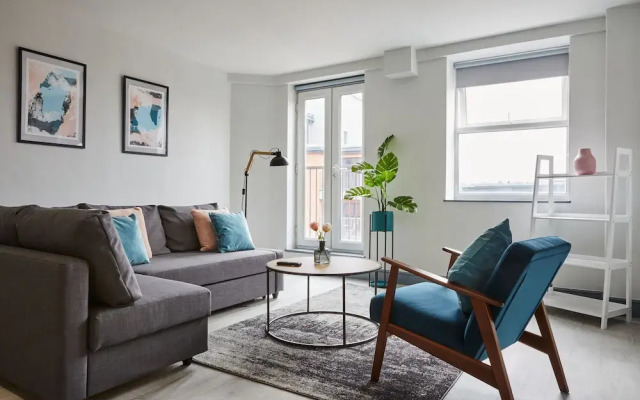 Reading Central Serviced Apartment by Viridian Apartments