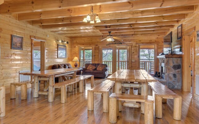 Moonlight Lodge