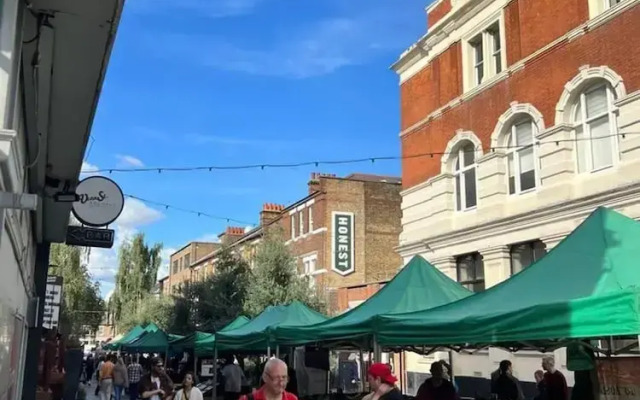 Stylish Studio Flat Near Central London