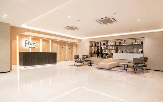 Fives Hotel Meldrum