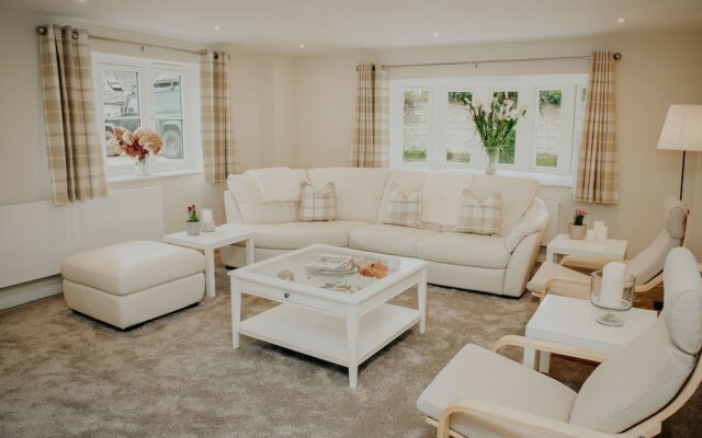 Remarkable 3-bed House in Easton-on-the-hill