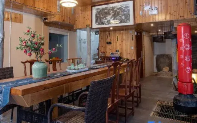 Yinxi Tangquan B&B