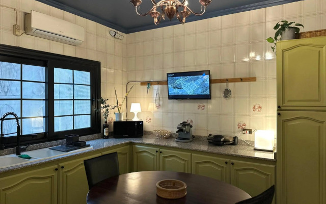 Spacious 3-Bedroom Fully-Furnished Apt in Nasr City