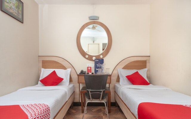 Oyo 16890 Hotel Srm Central Park