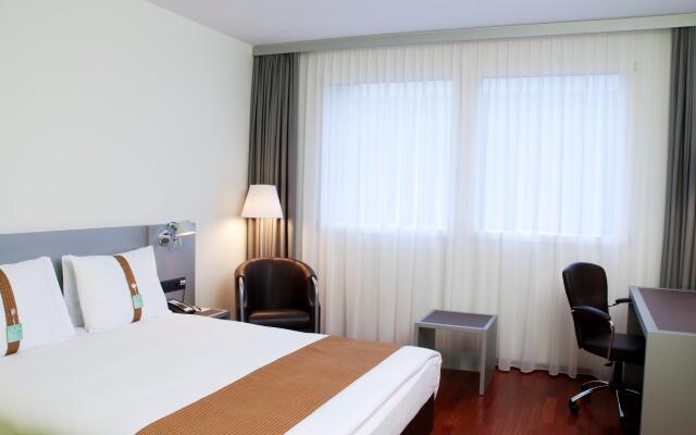 Holiday Inn Zurich - Messe, an IHG Hotel