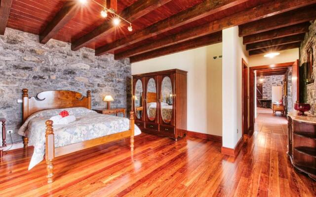 Seixal Sunny Villa